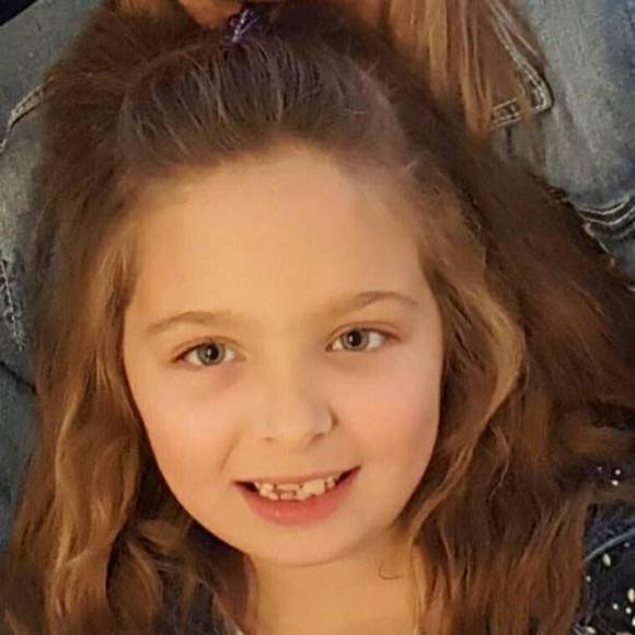 Meet your Posher, Nicole - Picture 1 of 1